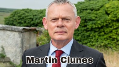 Martin Clunes
